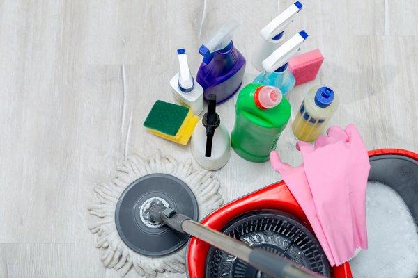 Cleaning products for vinil floor